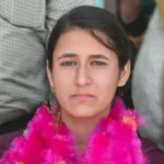 खेतों में हाथ बंटाया, सुबह 4 बजे जागी… सिरमौर की बेटी आरुषि ने सरकारी स्कूल से रचा इतिहास, हिमाचल बोर्ड में पाया दूसरा स्थान!