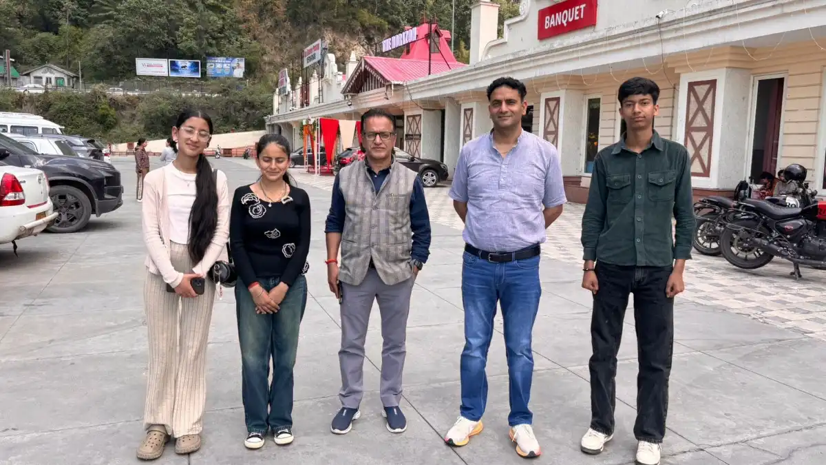 एक भारत श्रेष्ठ भारत: शिमला के विद्यार्थियों का दल केरल रवाना | Himalayan Dawn