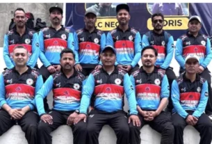 KPL Legends Season 2 में किन्नौर वॉरियर्स के डॉ. प्रेम नेगी गेंदबाजी करते हुए