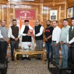 हिमाचल में कानून-व्यवस्था और बेरोजगारी को लेकर भाजयुमो का प्रदर्शन, राज्यपाल को सौंपा ज्ञापन